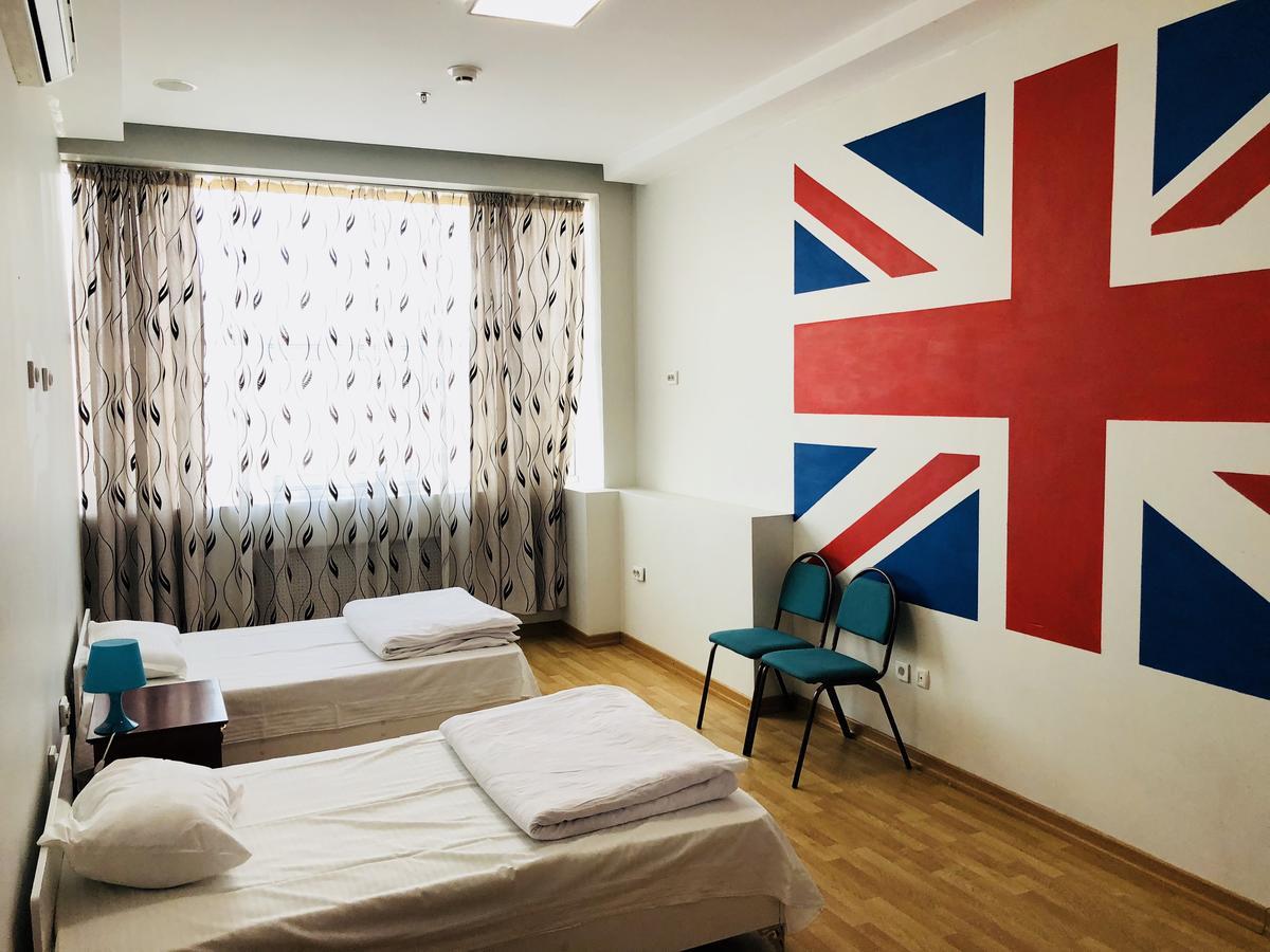 Sky Hostel Almaty Extérieur photo